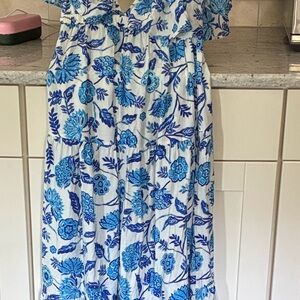 Elegant Blue and White Floral Maxi Dress medium